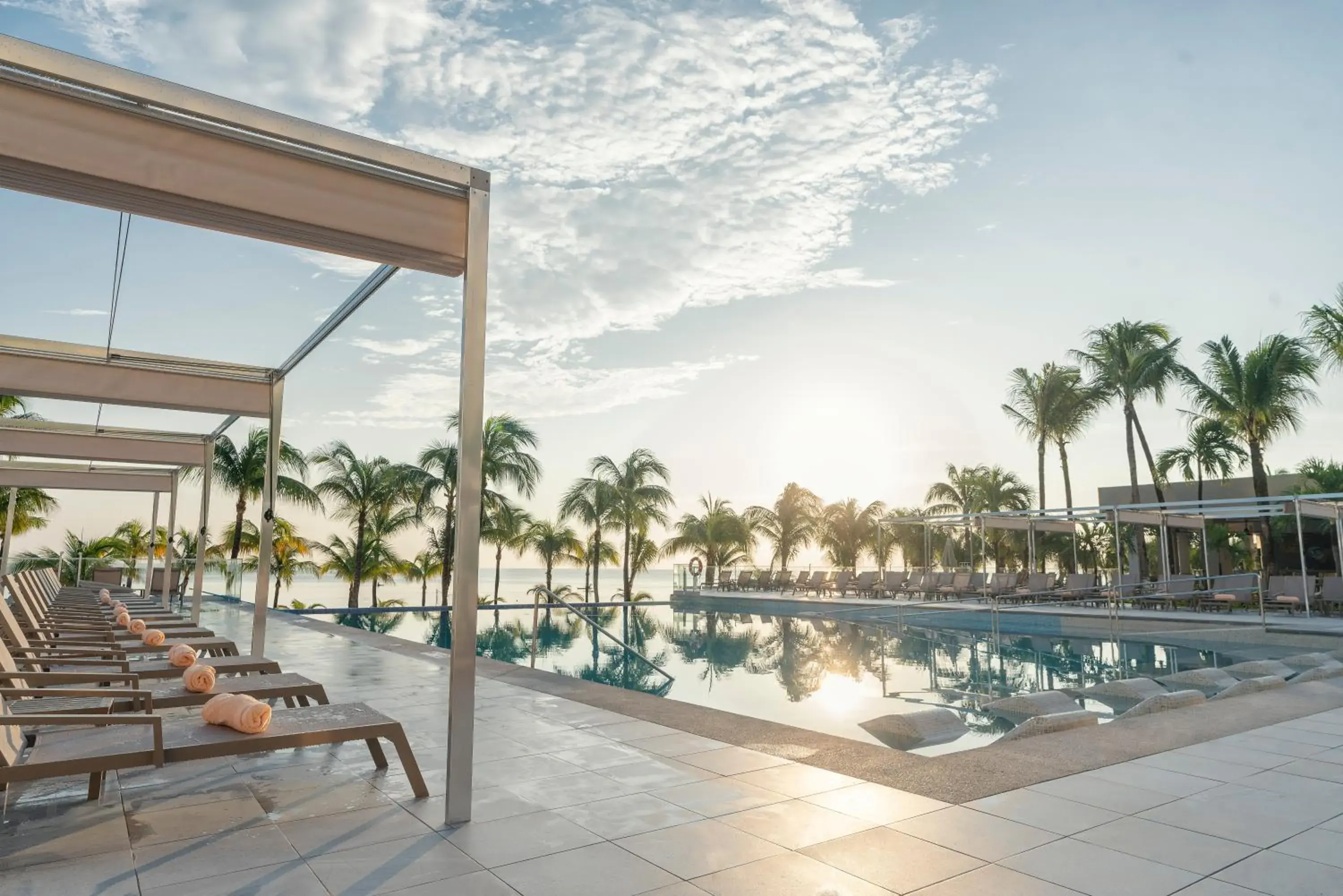 Swimming pool in Riu Caribe - All Inclusive